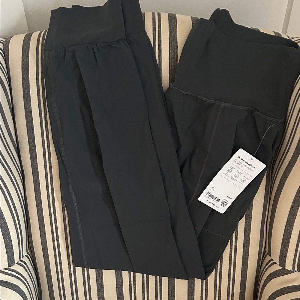 Athleta Salutation Jogger nwt
